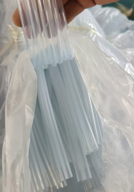 輸水透明硅膠管生產中